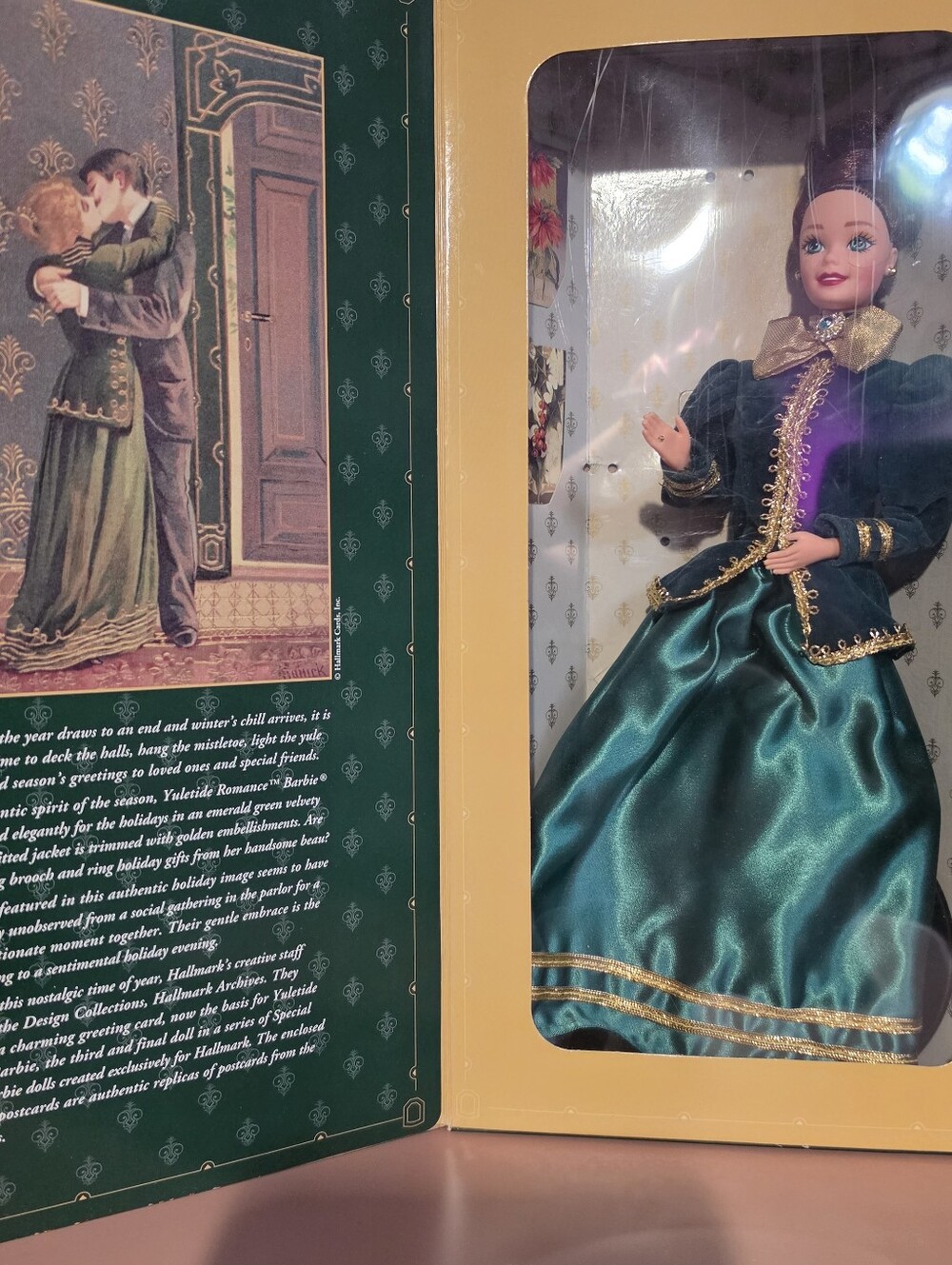 1996 Hallmark Special Edition Yuletide Romance Barbie doll Vintage